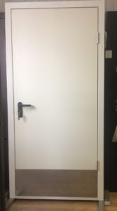 Противопожарная дверь с отбойником / серия FRM7531